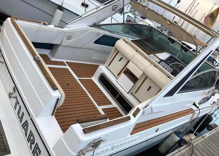 Barco Tuareg 船屋 卡列罗港